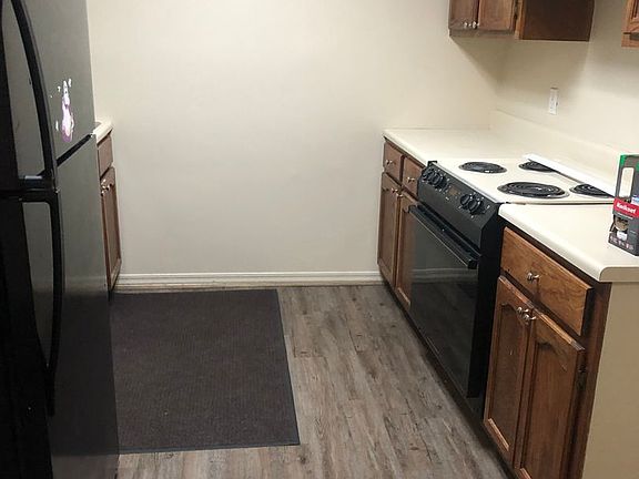 5th image of 205 W Market Ave
