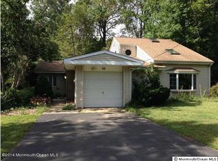 32 Pine Dr, Roosevelt, NJ 08555
