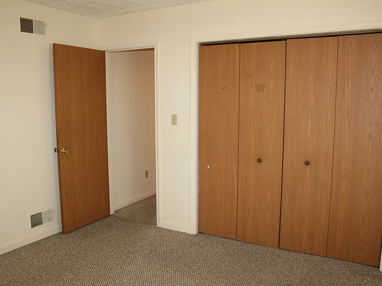 2992 Herrlyn Ct — Photo 5