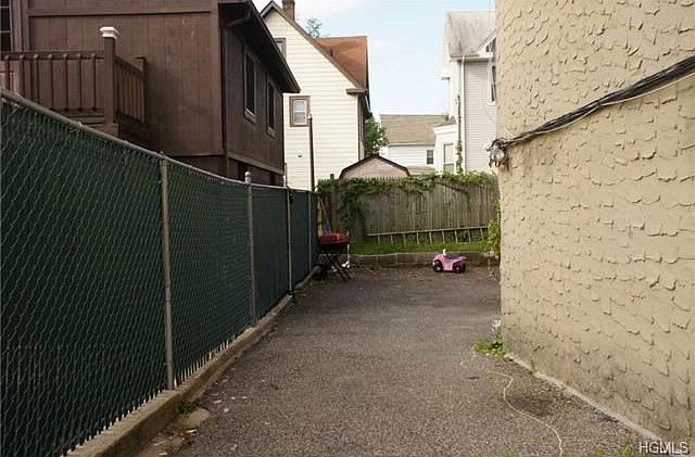 2nd image of 60 Sherwood Ave