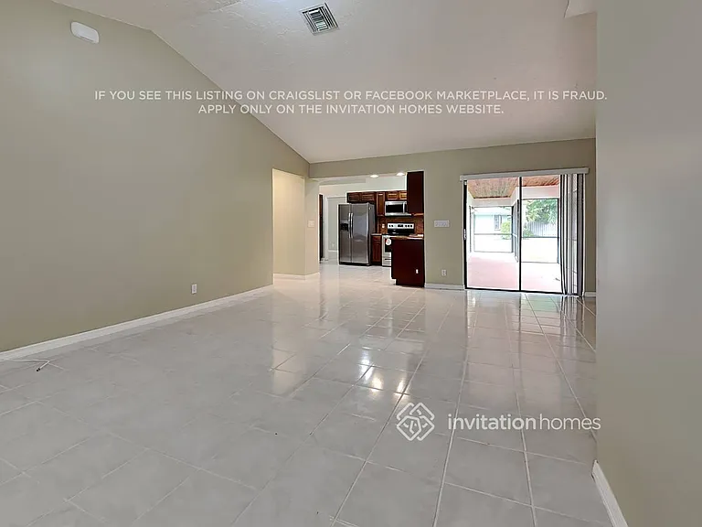 13325 Kingsbury Dr — Photo 5