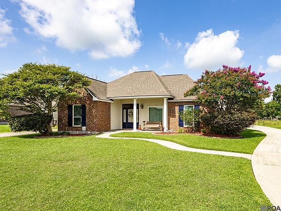 5th image of 15349 Stone Hedge Dr