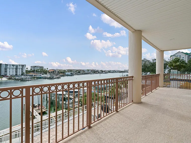 724 Harbor Blvd #202 — Photo 38