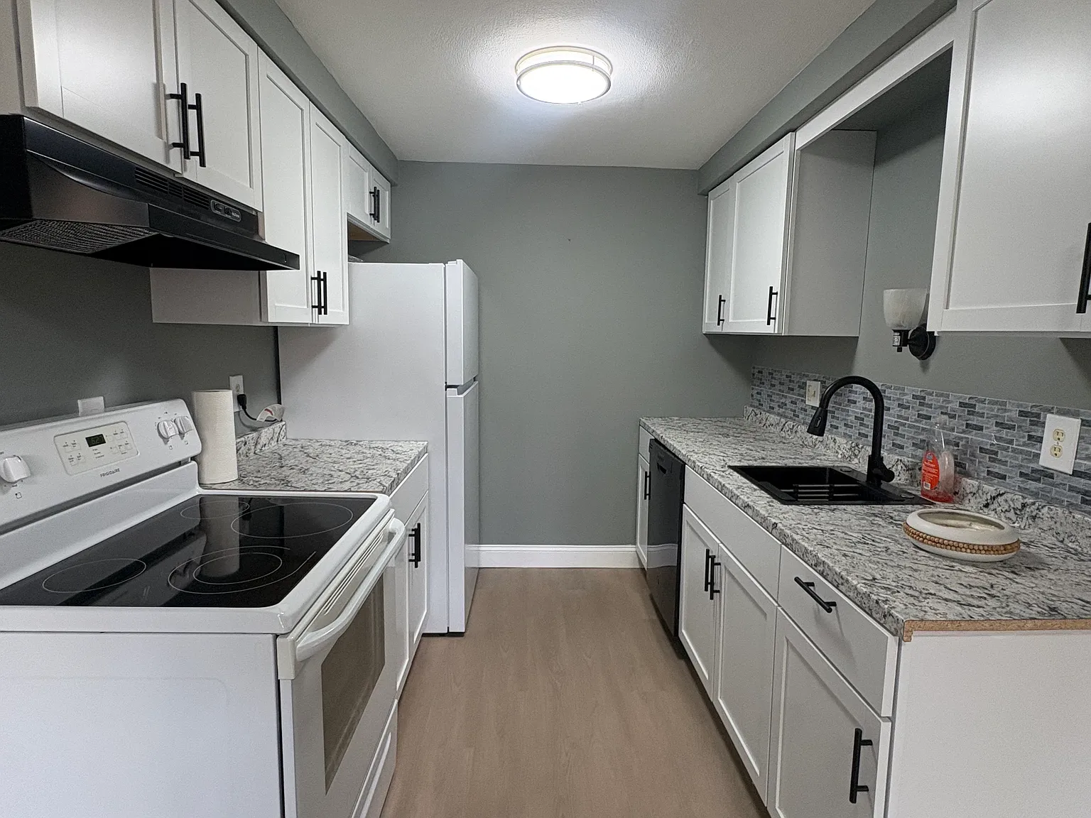 1 bed, 772 sqft, $1,350 — Photo 3