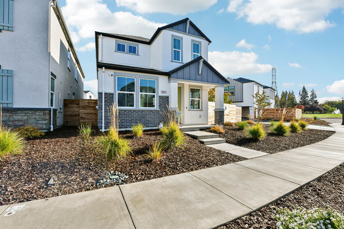 Starburst Way-S0711-001.jpg