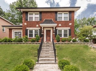 7053 Northmoor Dr, Saint Louis, MO