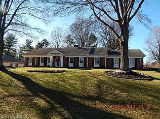 120 Hedgemore Dr, Kernersville, NC 27284