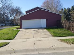 2243 Vanir Ct NW, Rochester, MN 55901