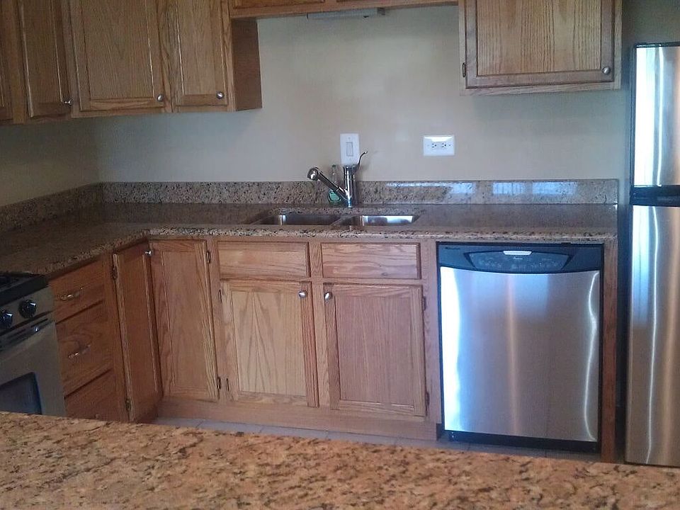 spacious kitchen; granite tops