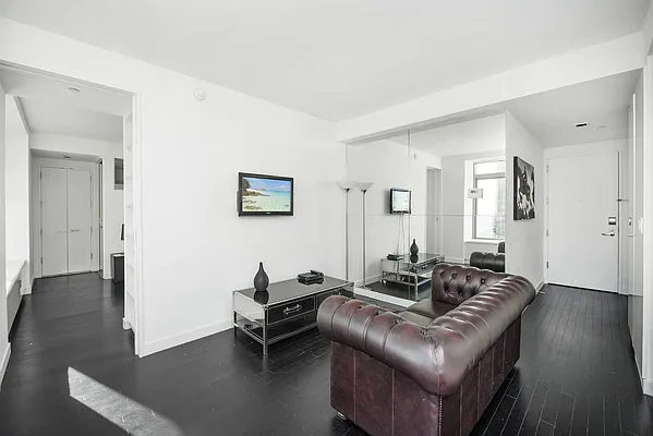 Rented by Keller Williams NYC | media 25