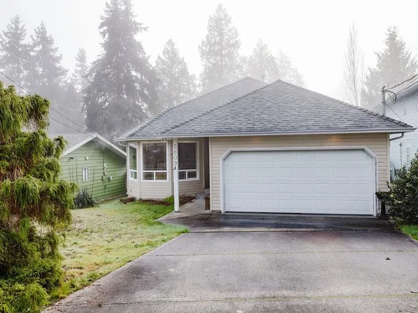 5809 Anchor Rd, Sechelt, BC V7Z 0L8
