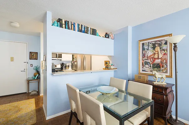 Sold by Triplemint | media 9