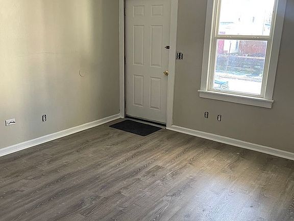3rd image of 2019 W Burnett Ave #1