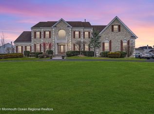 809 Dancer Ln, Manalapan, NJ 07726