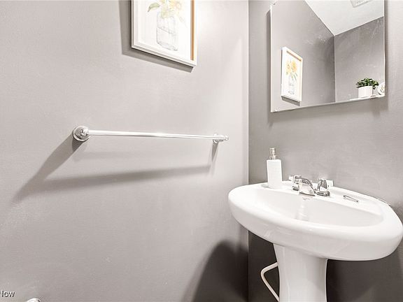 5th image of 805 Millstream Run #100