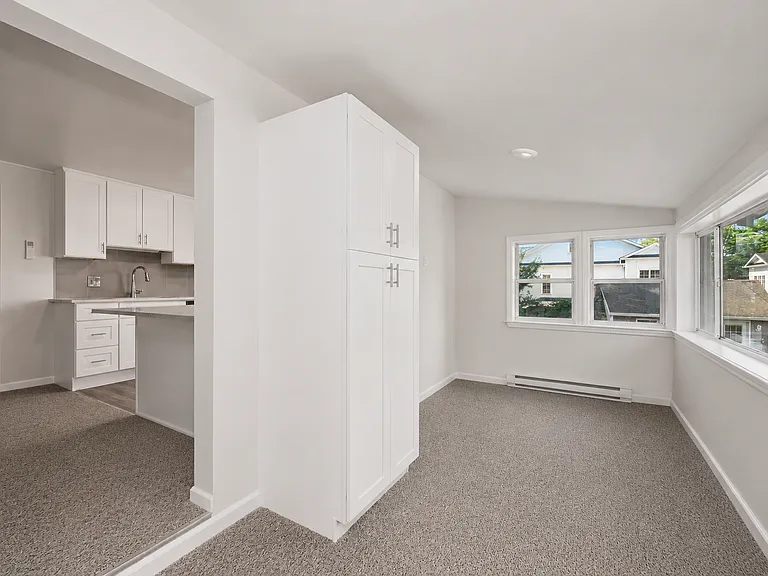 177 Davis Ave #3 — Photo 9