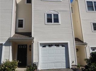 186 Summit St #186, Norwich, CT 06360
