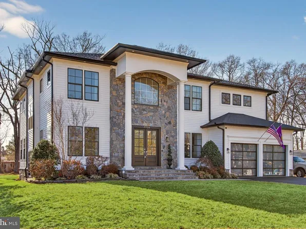 7726 Schelhorn Rd, Alexandria, VA 22306