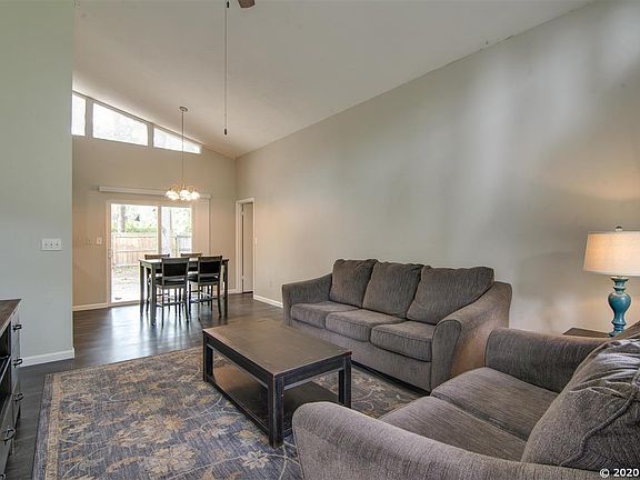 5th image of 2812 NW 44th Pl