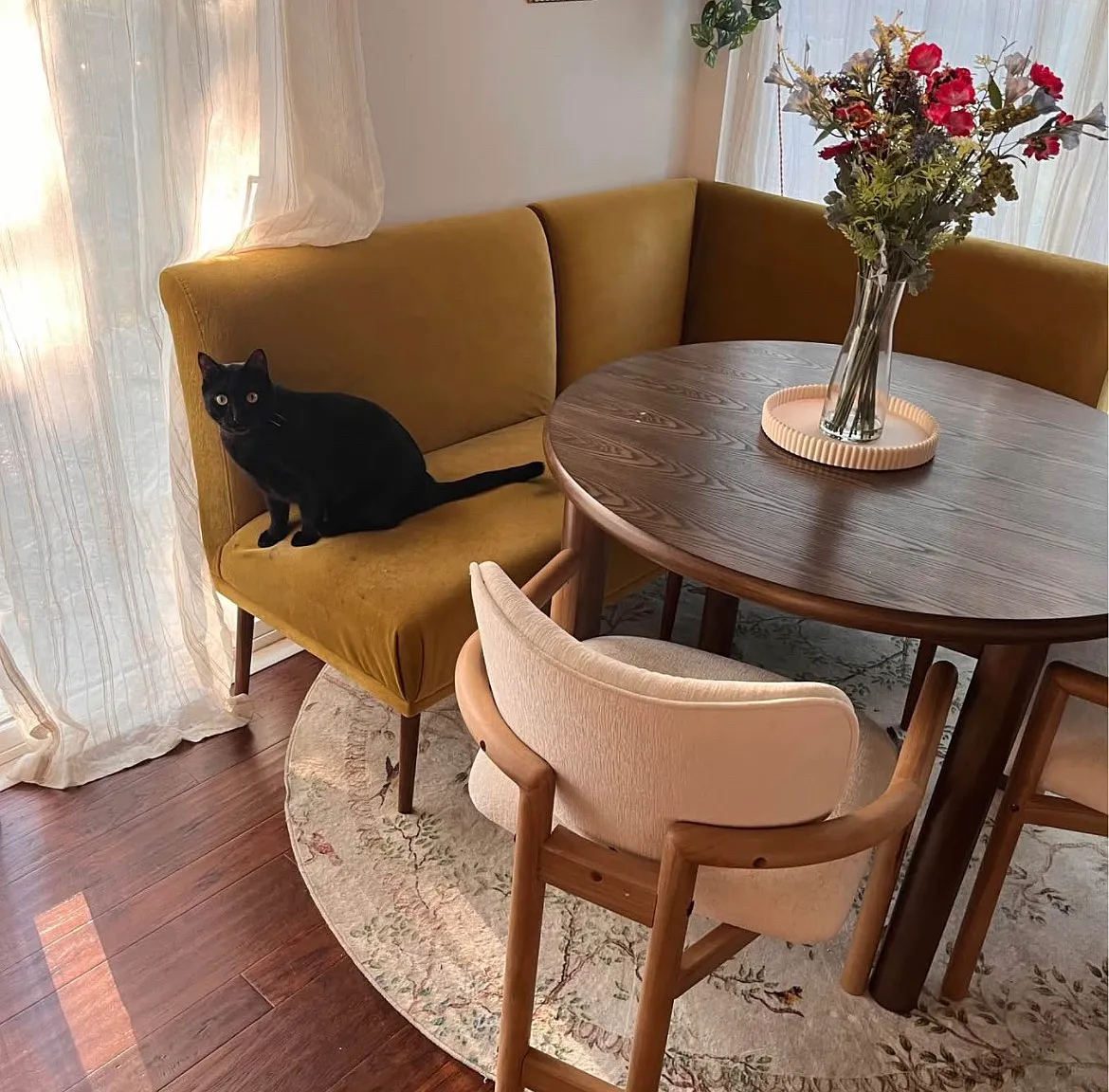 2 bed, 782 sqft, $2,300 — Photo 3