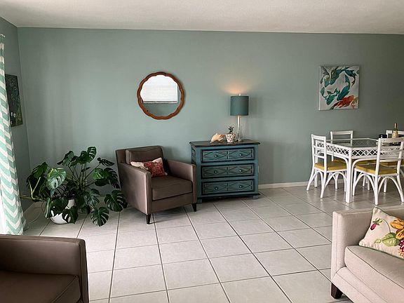 4th image of 100 Lehane Ter APT 15
