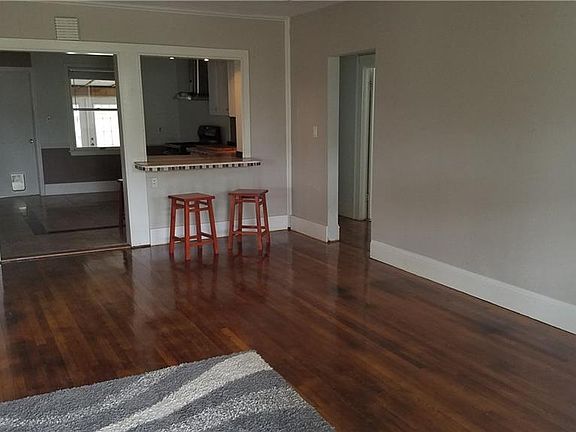 3rd image of 1132 W Ocean View Ave