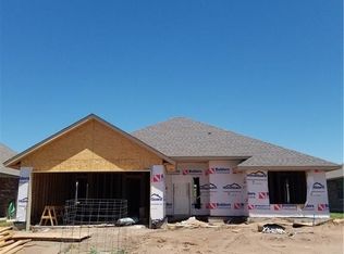 617 Kings Mnr, Moore, OK 73160