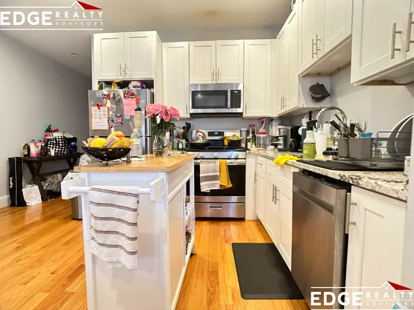 6 Islington St, Allston, MA 02134