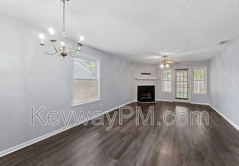 410 Tracewood Pl — Photo 2