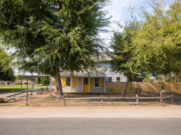 15650 Aspen Avenue, Ivanhoe, CA 93235