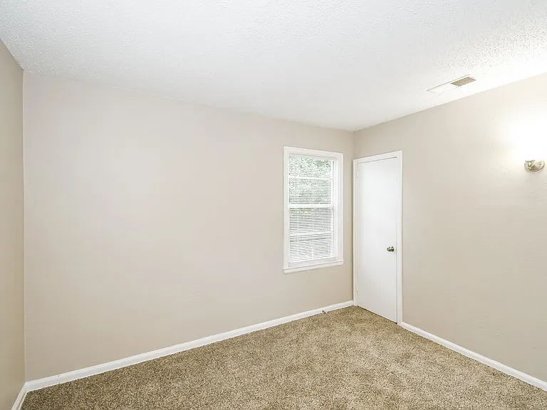 1031 Bunker Hill Blvd — Photo 14