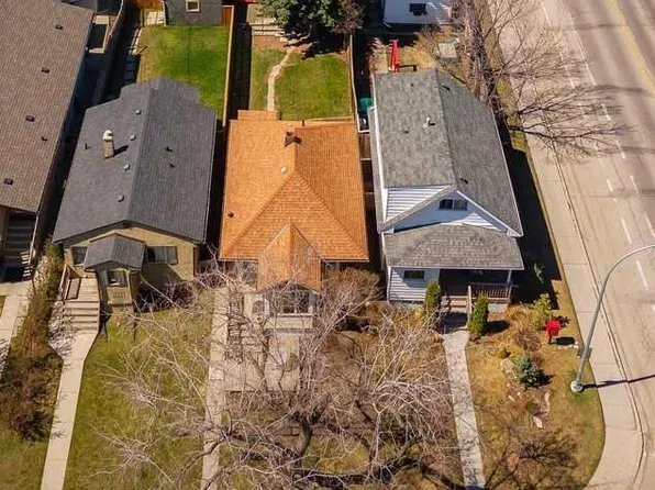 2803 E 26a St SW, Calgary, AB T3E 2C8