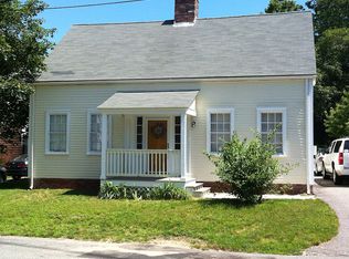 3 Pleasant St, Sandwich, MA 02563
