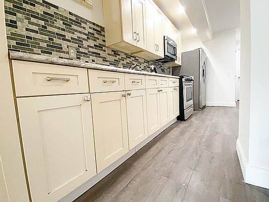 4th image of 24-19 35th St #3B