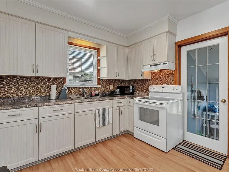 1166 Pierre Ave #UPPER — Photo 10