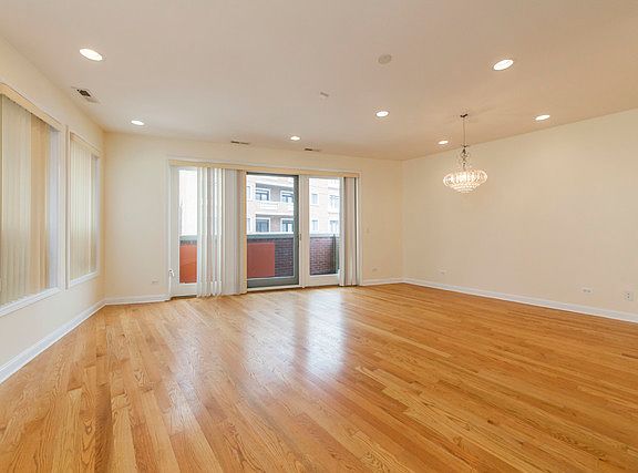 3rd image of 1449 W Fullerton Ave APT 2