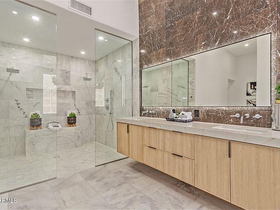 3rd image of 6031 E Campo Bello Dr