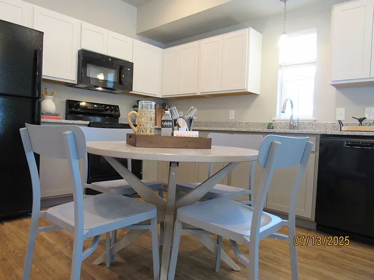 2602 N Cascade Ave — Photo 12