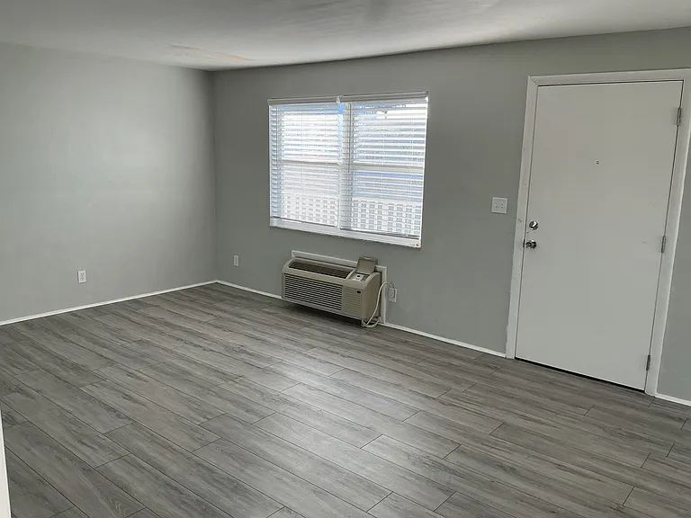 850 Palm St #D8 — Photo 15