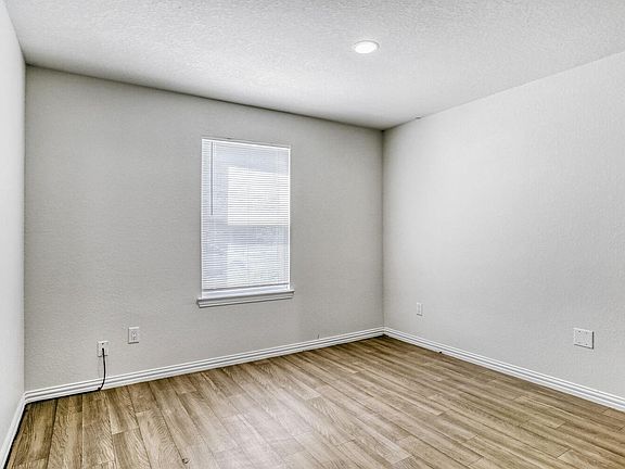 5th image of 8837 Crestview Dr #A-b