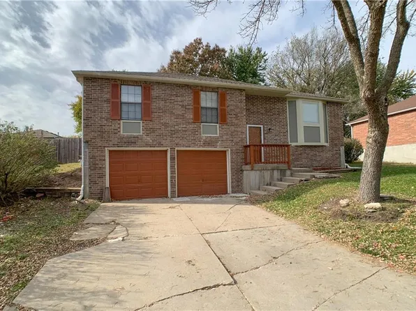 1704 NE Balboa St, Lees Summit, MO 64086