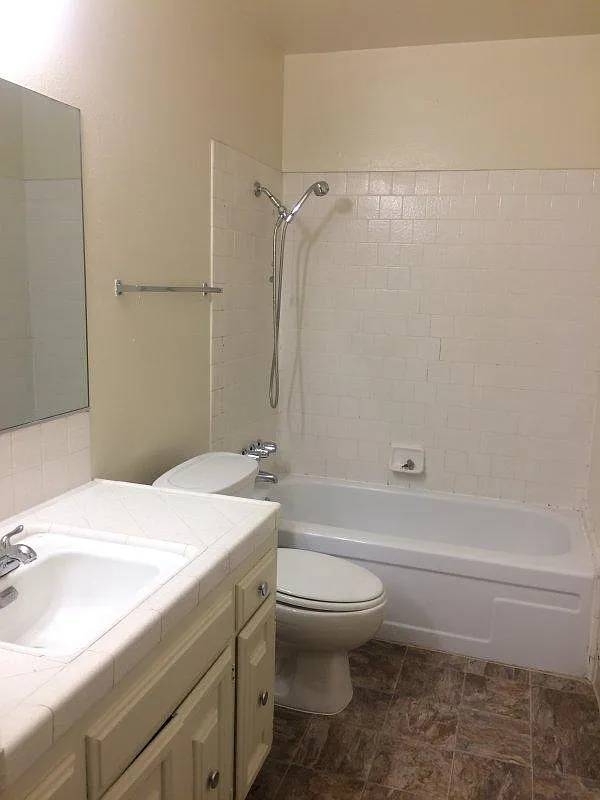 2 bed, 600 sqft, $1,095 — Photo 4