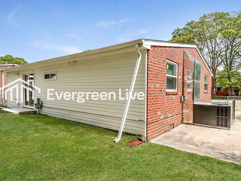 1911 Zinzer Rd — Photo 15