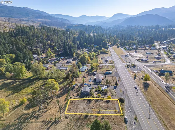 212 N Santiam Hwy SE, Gates, OR 97346