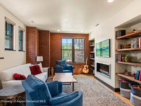 921 Main St, Carbondale, CO 81623