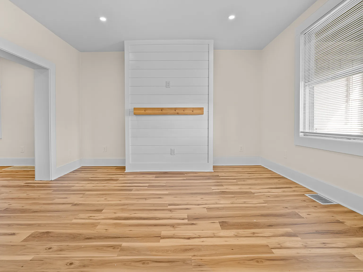 3 bed, 1702 sqft, $1,995 — Photo 3