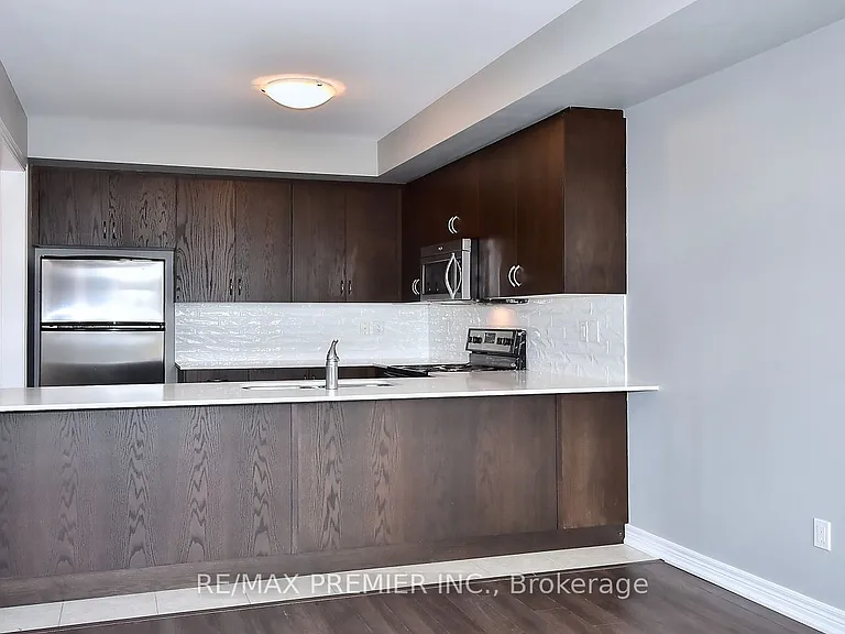 105 Kayla Cres #10 — Photo 10