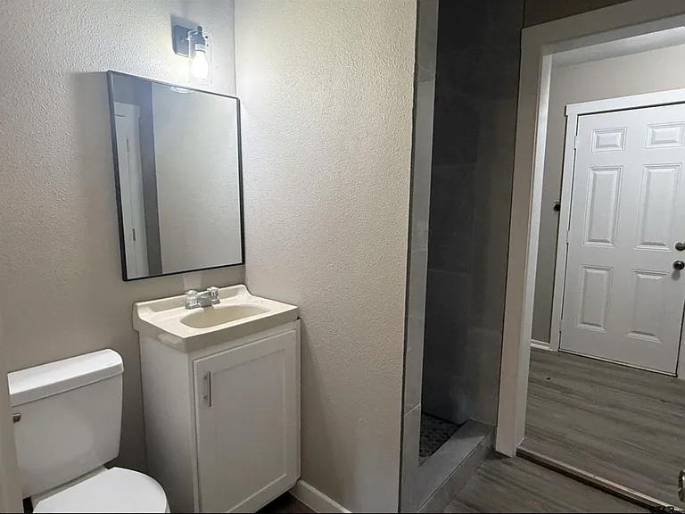606 Walnut Cir — Photo 10