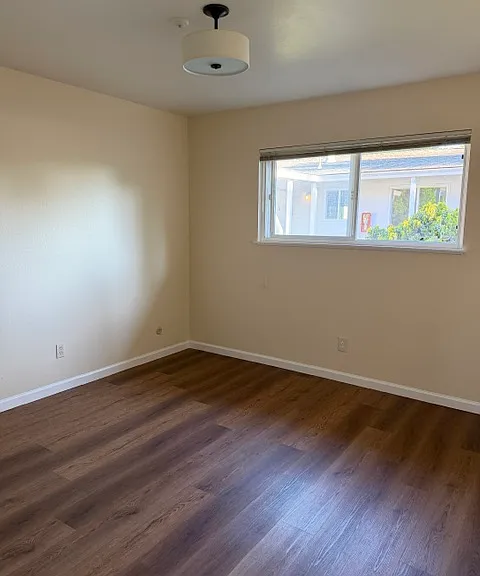 906 Beaver Ln — Photo 6