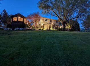 921 Briar Rdg, West Des Moines, IA 50265